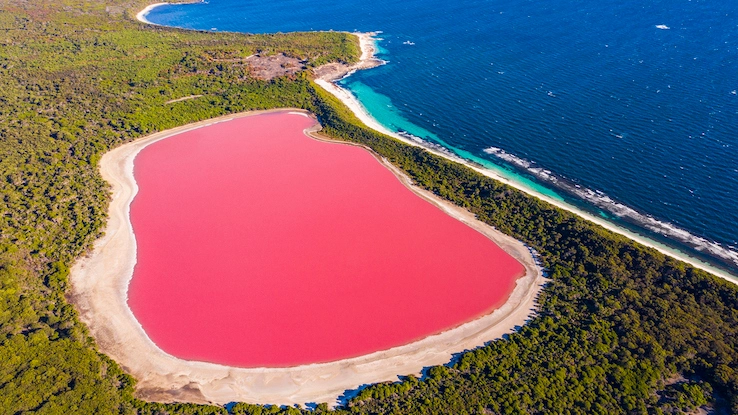 Danau Merah Muda